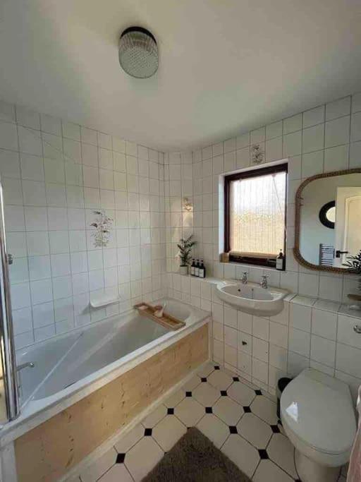 Villa Relax With Spectacular Views And Hot Tub Kircubbin Esterno foto